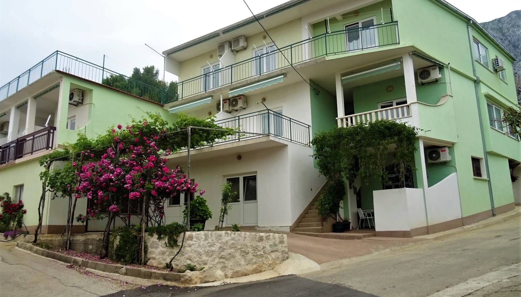 Apartments Neda Živogošće